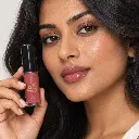 hy-lp-gls-0042-garnet-serenade-lip-gloss-wine-1093-wear.webp