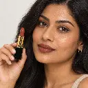 hy-lp-lst-0132-sepia-amulet-lipstick-warm-brown-1376-wear.webp