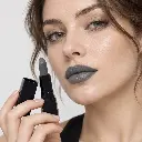 hy-lp-lst-0212-nocturnal-duet-lipstick-grey-1546-wear.webp