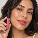 hy-lp-liq-0016-rosy-reverie-liquid-lipstick-coral-rose-1672-wear.webp