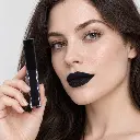 hy-lp-liq-0023-obsidian-desire-liquid-lipstick-black-1679-wear.webp