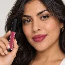 hy-lp-liq-0040-crimson-note-liquid-lipstick-berry-rose-1726-wear.webp