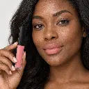 hy-lp-liq-0049-apricot-gleam-liquid-lipstick-soft-coral-1735-wear.webp