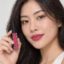 hy-lp-liq-0056-flame-aura-liquid-lipstick-berry-pink-1772-wear.webp
