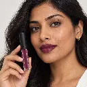 hy-lp-liq-0057-lavender-silhouette-liquid-lipstick-deep-plum-1773-wear.webp