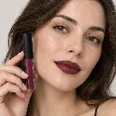 hy-lp-liq-0065-wine-jewel-liquid-lipstick-wine-1781-wear.webp