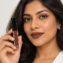 hy-lp-liq-0081-delightful-impression-liquid-lipstick-chocolate-1797-wear.webp