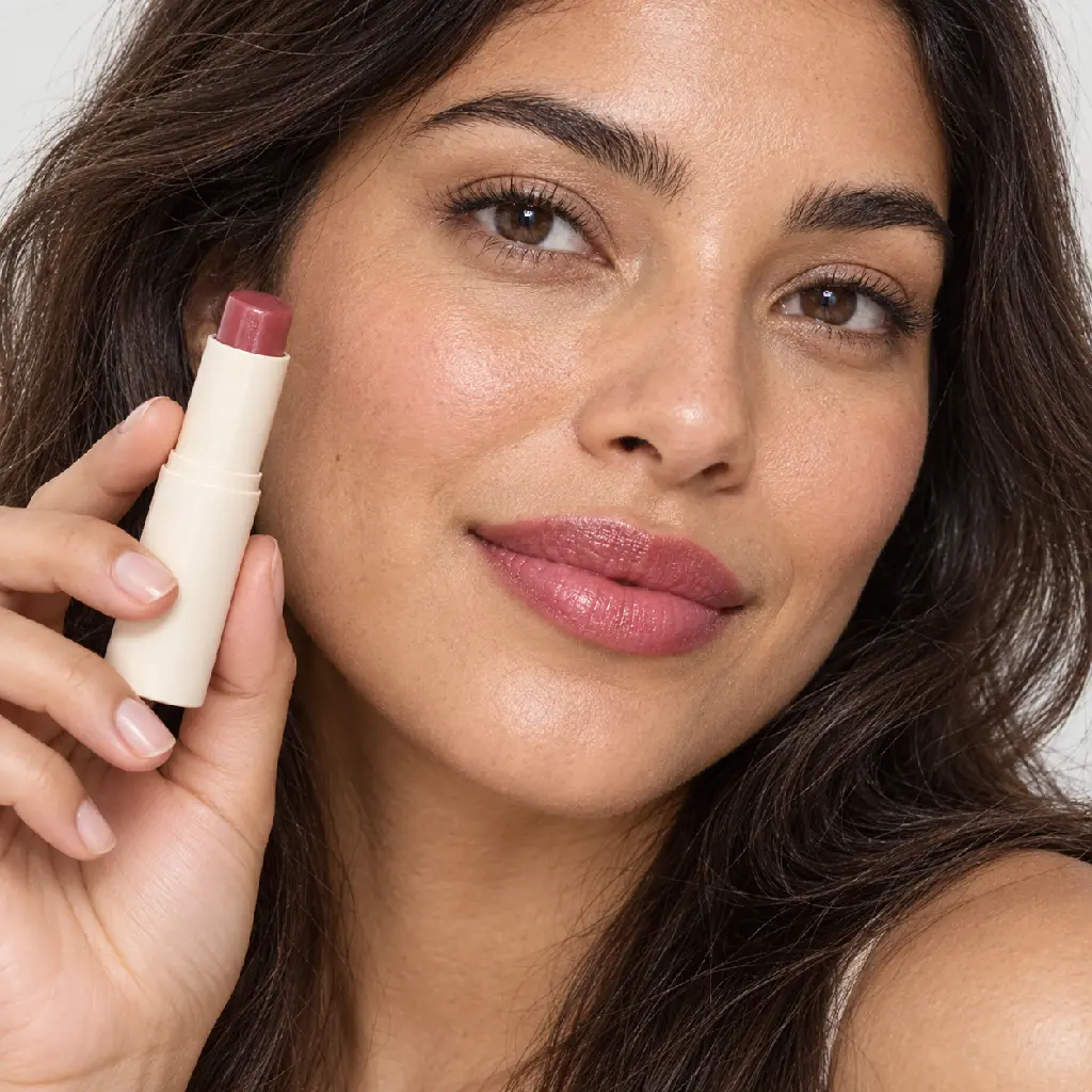 hy-lp-trt-0005-quiet-journey-lip-balm-shade-guide-1842-wear.webp
