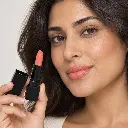 hy-lp-lst-0111-sundown-invitation-lipstick-peach-coral-1355-wear.webp